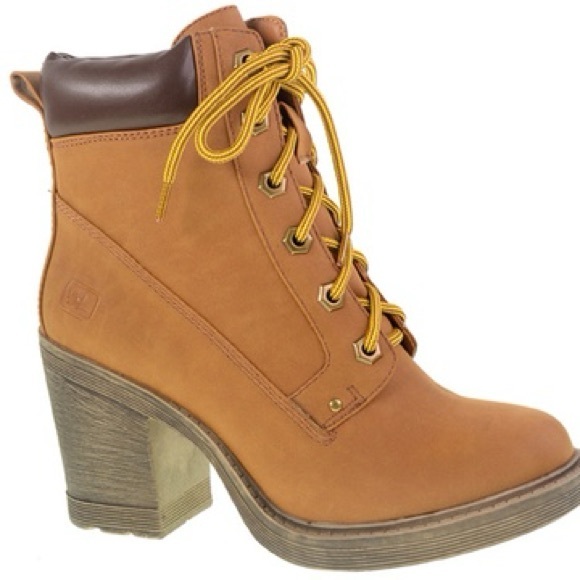 Women’s Boot with Heel - Picture 4 of 5